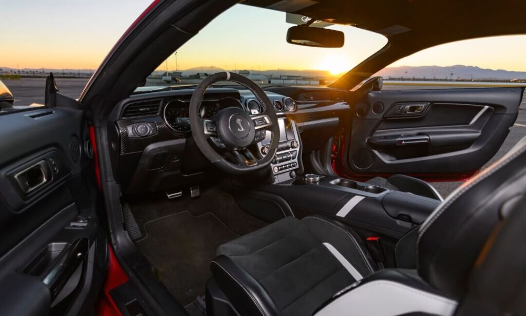Advanced Technology for the Modern Driver