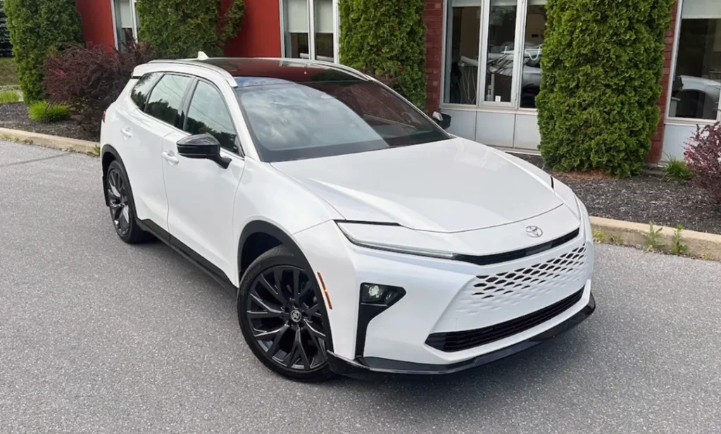 2025 Crown Signia Toyota