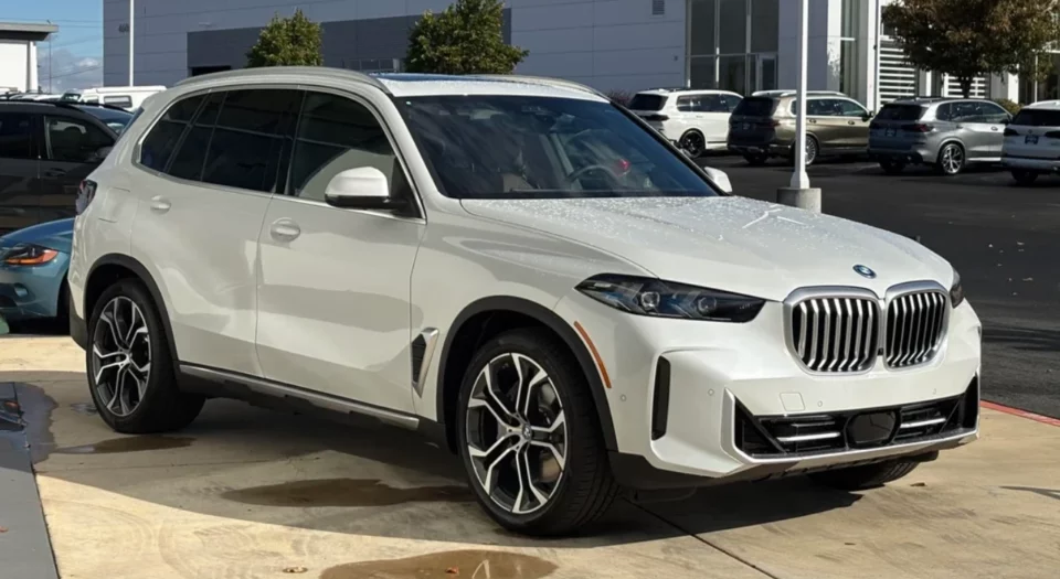 Popular White BMW SUVs in 2025 With Ultimate Power And Performance