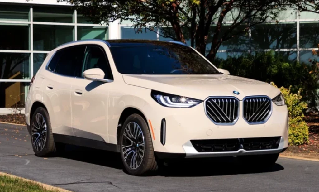 The Compact Yet Capable 2025 White BMW SUV X3