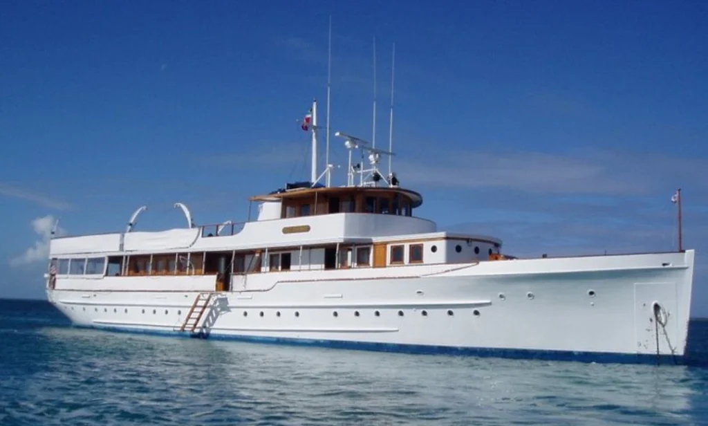 Best Time to Enjoy Motor Boat Rentals in CT